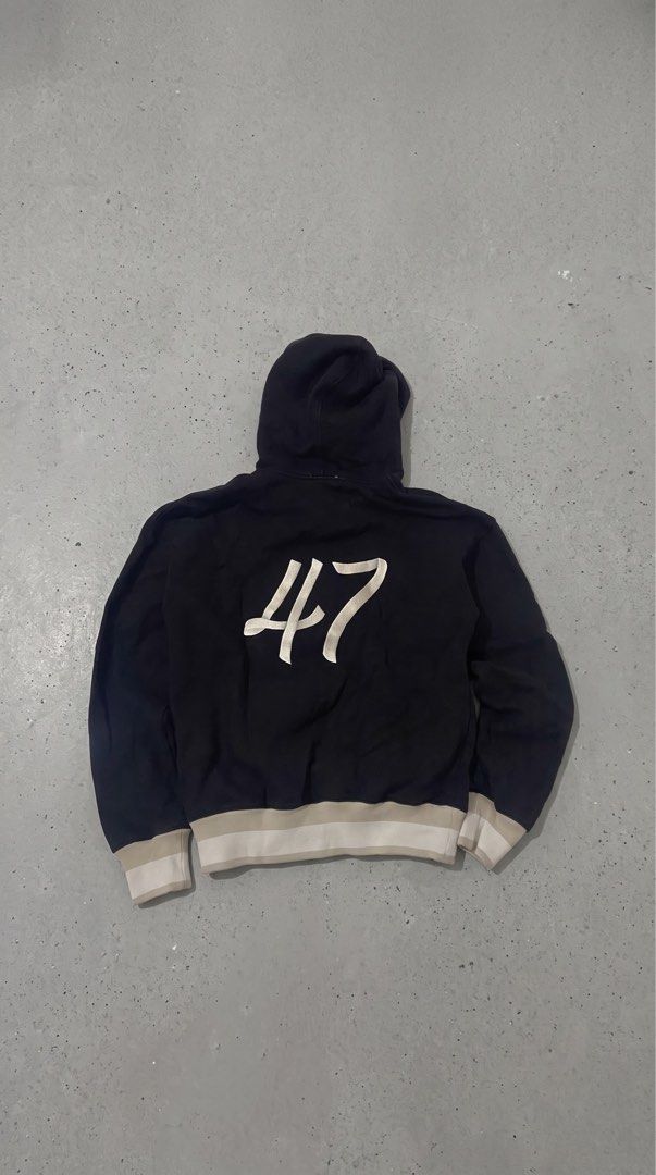 Dior (Category: Hoodies) located in Tagum. Submitted by thrift.tizz (Listing ID 1469195082, Image 2). Description: Dior issue see pics Size M 22x26.