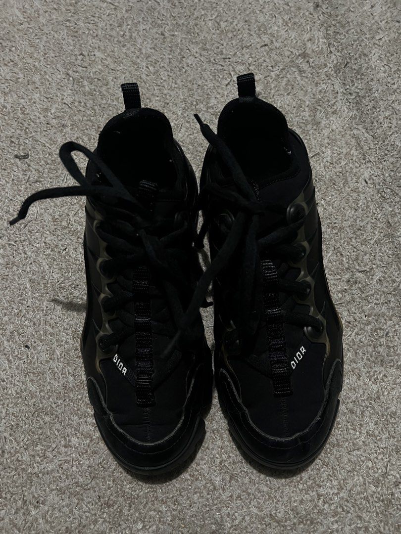 Dior D-Connect Sneakers (Category: Sneakers) located in Mexico. Submitted by iseemiyakee. (Listing ID 1469322582, Image 2). Description: All details posted check on photos no issue excellent condition .