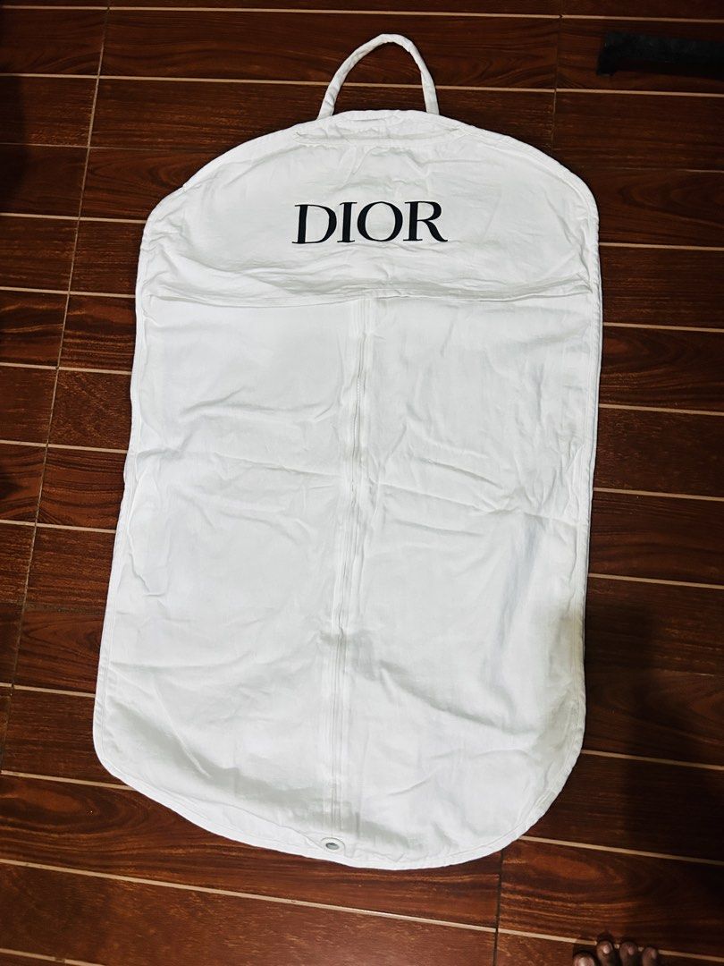 Dior garment bag take. All (Category: Luxury Apparel) located in Davao. Submitted by japanamerican (Listing ID 1469193484, Image 2). Description: Garment bag Japan surplus. With tag.