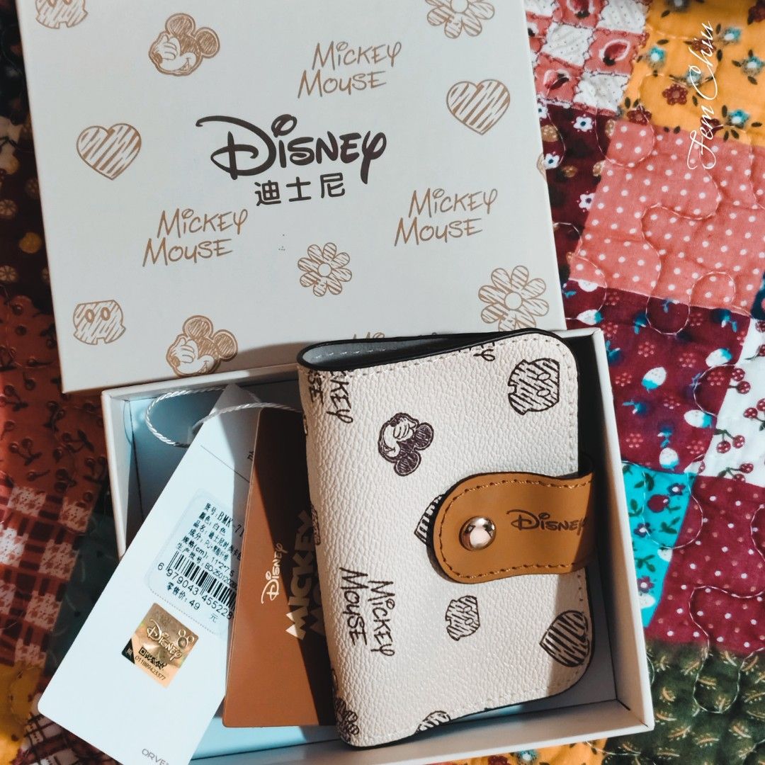 Disney Mickey Mouse wallet cardholder for gift (Category: Wallets & Card holders) located in Pateros City. Submitted by soshifem (Listing ID 1469184555, Image 2). Description: brandnew w/ tags and box.