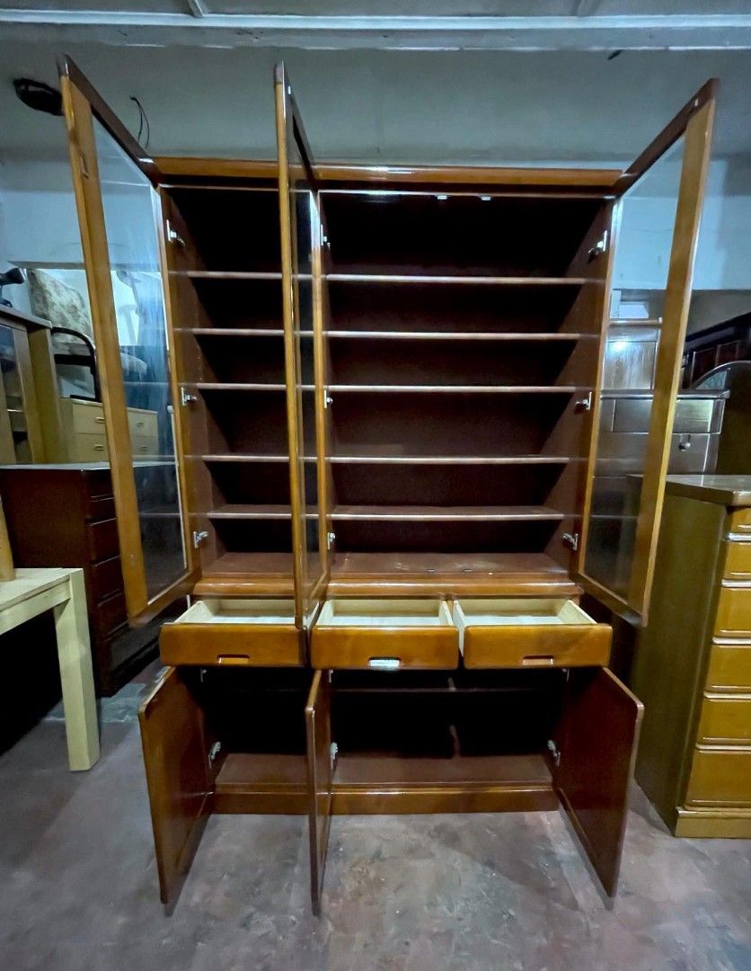 Display Storage Cabinet Platera Bookcase (Category: Shelves, Cabinets & Racks) located in Quezon City. Submitted by dannikkishoppe2 (Listing ID 1469228103, Image 3). Description: Display Storage Cabinet Platera Bookcase‼️₱14000‼️ ✅ Sturdy and durable construction ✅ Adjustable shelves ✅ Perfect for displaying and organizing your favorite items! 🏡 Ideal for your home or business! Please manage your expectations as there might be minimal flaws. Col