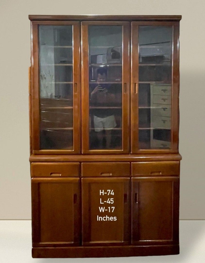 Display Storage Cabinet Platera Bookcase (Category: Shelves, Cabinets & Racks) located in Quezon City. Submitted by dannikkishoppe2 (Listing ID 1469228103, Image 1). Description: Display Storage Cabinet Platera Bookcase‼️₱14000‼️ ✅ Sturdy and durable construction ✅ Adjustable shelves ✅ Perfect for displaying and organizing your favorite items! 🏡 Ideal for your home or business! Please manage your expectations as there might be minimal flaws. Col