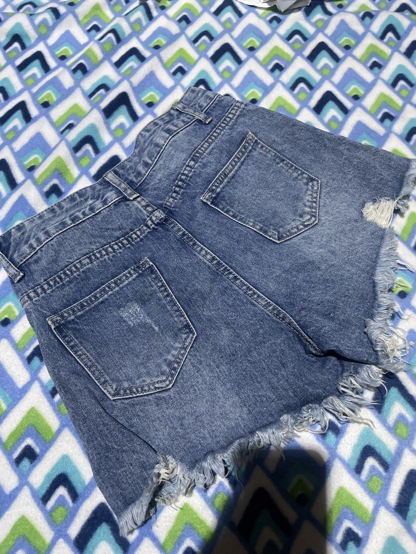 Distressed Denim Shorts Raw Hem Size 28 (Category: Shorts) located in Manila. Submitted by sapsari (Listing ID 1469301092, Image 3). Description: - Style: Blue denim shorts, not stretchable. - Size: Tagged Size 28 (fits 165/72A) - flaw: small stain see last pic.