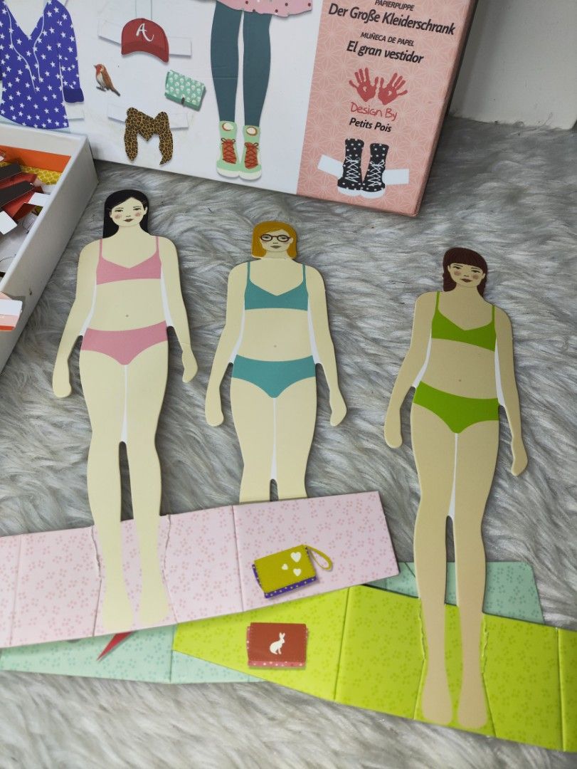 Djeco Paper Doll Le Grand Dressing Set (Category: Kids Toys) located in Cavite. Submitted by tinetaclesss (Listing ID 1469379761, Image 2). Description: uncounted pcs.