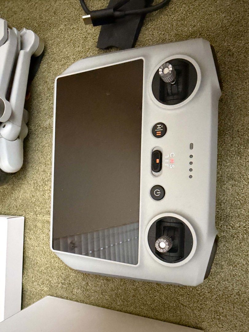 DJI Mini 3 Pro (Category: Drones) located in Dinalupihan. Submitted by veraprelove (Listing ID 1469182211, Image 1). Description: DJI Mini 3 Pro – Like New, Used Once Only! Selling my DJI Mini 3 Pro in excellent condition. Used only once and well taken care of. ✅ Almost brand new ✅ No issues, subject to buyer inspection ✅ Great for travel, aerial photography, and videos ✅ Complete accessories included (please see photos) Reason for selling: Not b