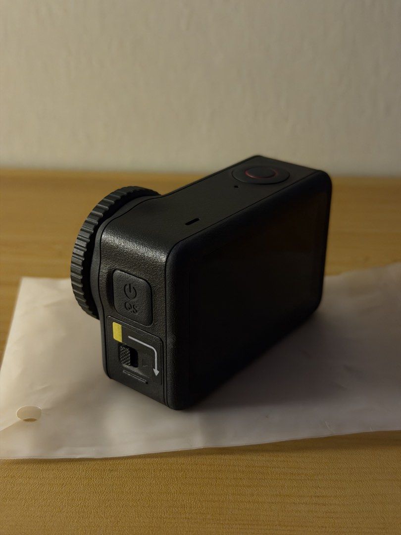 DJI Osmo Action 6 Adventure Combo (Category: Cameras) located in Manila. Submitted by uryeyeng (Listing ID 1469325572, Image 3). Description: For sale! DJI Osmo Action 6 Adventure Combo = P24,999 - 3 x DJI Extreme Battery Plus (1950mAh) - Battery Charging Case - 2 x Dual-Direction Quick-Release Adapter Mounts - 2 x Locking Screw - Curved Adhesive Base - 1.5m Extension Rod (Selfie stick) - Free TNW Tripod In very good condition! Bought last Novemb