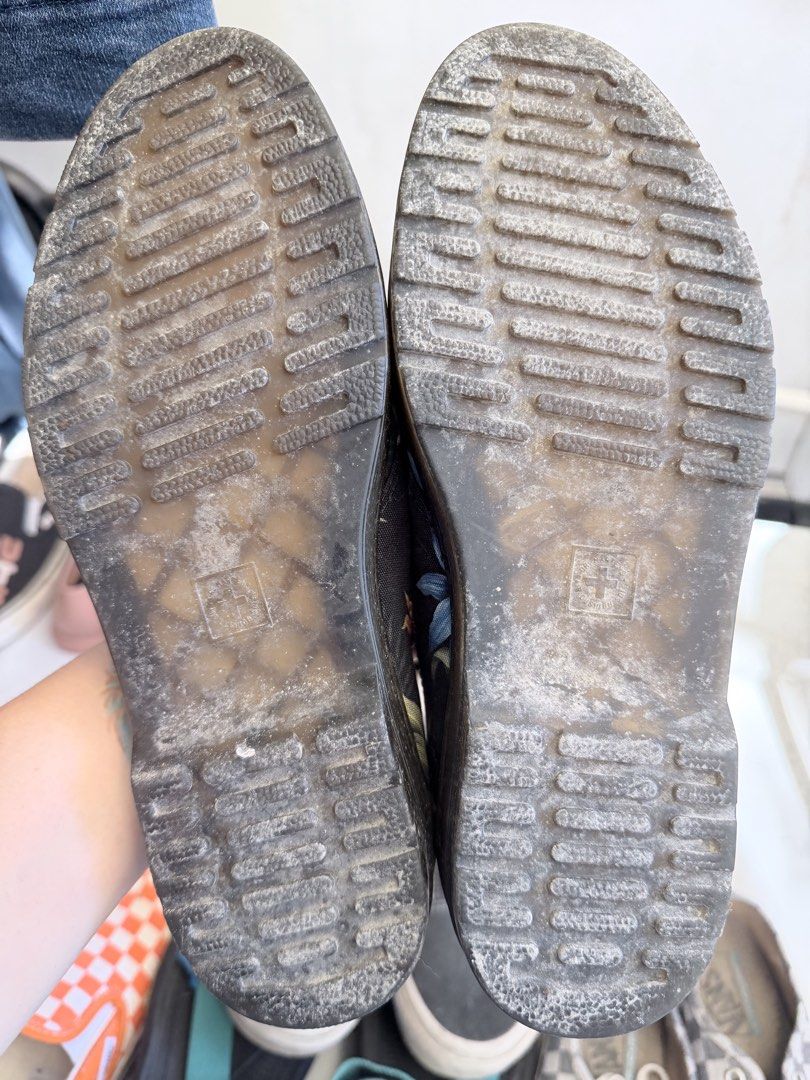 Dr Martens (Category: Flats & Sandals) located in Pasig City. Submitted by shellbyf (Listing ID 1469164563, Image 2). Description: Doc Martens Morada canvass lightly used Just needs cleaning .