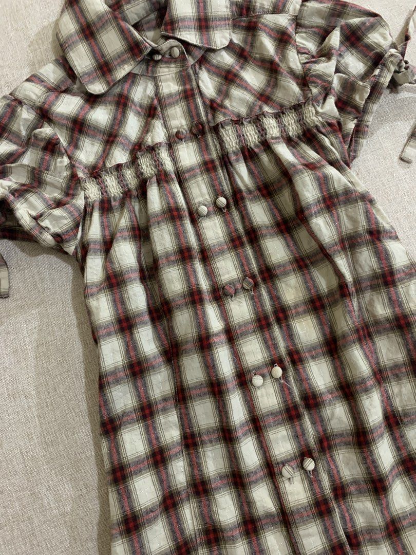 Dual button fitted plaid polo top (Category: Blouses) located in Manila. Submitted by kiwis.closette (Listing ID 1469330358, Image 2). Description: 🍓 ⋆.˚ | 260 au info : in great condition ! extra :.