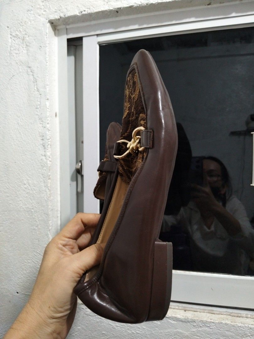 Earth (Category: Loafers) located in El Salvador. Submitted by francheskaukayukay (Listing ID 1469256726, Image 3). Description: .