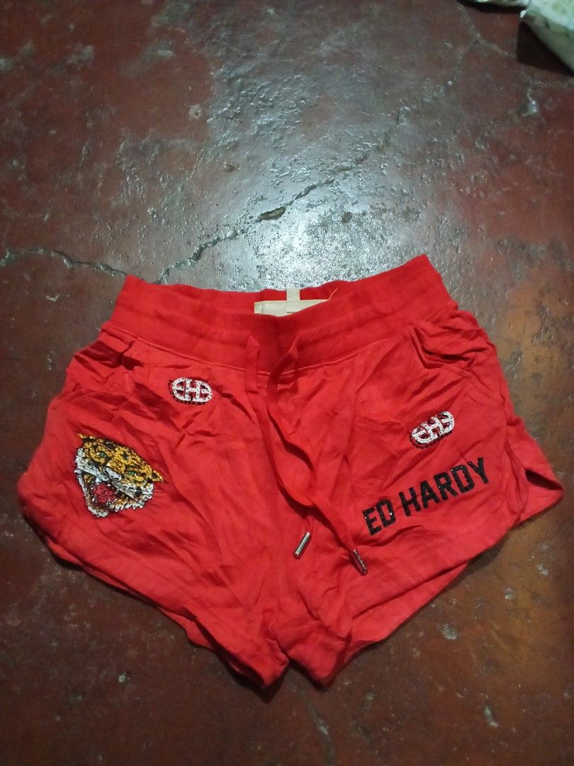 Ed hardy (Category: Shorts) located in Manila. Submitted by tcbukay_zxc25 (Listing ID 1469337908, Image 1). Description: ed Hardy short size xs excellent no issue.
