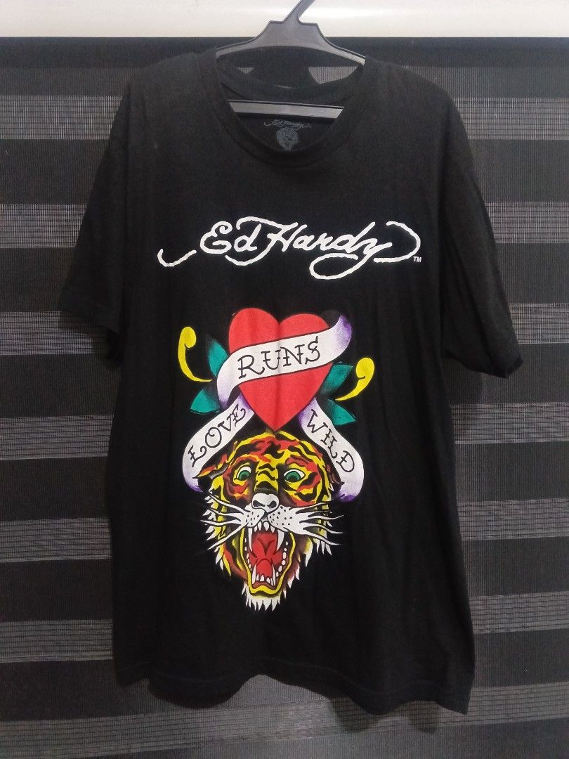 Ed Hardy Graphic Tee (Category: Tshirts & Polo Shirts ) located in Tarlac. Submitted by yohfinds (Listing ID 1469318128, Image 1). Description: no issue. small on tag.