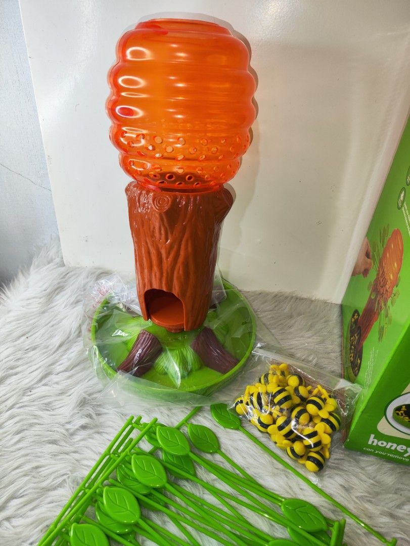 ELC Honey Bee Tree Game (Category: Board Games & Puzzles) located in Cavite. Submitted by tinetaclesss (Listing ID 1469310900, Image 2). Description: sealed contents.