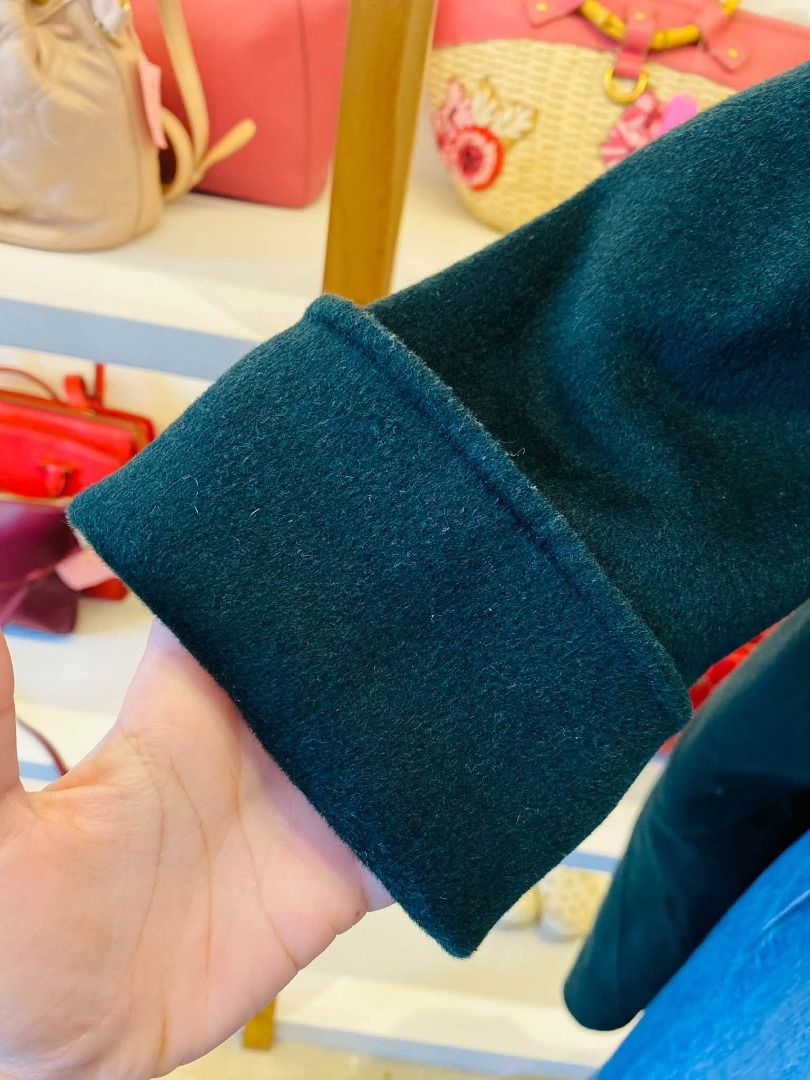 EMERALD GREEN WOOL KOREAN COAT (Category: Coats, Jackets and Outerwear) located in Baguio. Submitted by asna_taku (Listing ID 1469230183, Image 3). Description: EMERALD GREEN WOOL KOREAN COAT S on Tag best fits MEDIUM ₱980.