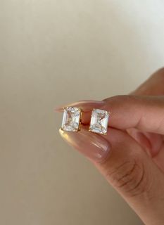 (Category: ) located in . Submitted by japanandsingaporeluxepreloved (Listing ID 1469217276, Image 1). Description: .