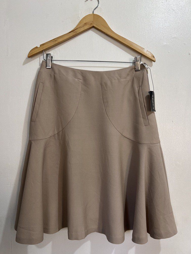Epoca Skirt (Category: Skirts) located in Las Pinas. Submitted by gaeley (Listing ID 1469171835, Image 1). Description: W: 28-30" l: 32".