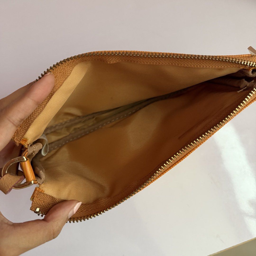 ESPIRIT orange kili kili bag (Category: Shoulder Bags) located in Davao. Submitted by saintneedscash (Listing ID 1469226088, Image 3). Description: original ESPIRIT orange bag.