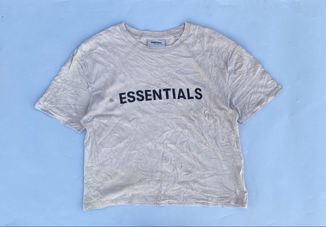 Essentials FOG Shirt (Category: Activewear) located in Lipa City. Submitted by local-drip-source (Listing ID 1469166485, Image 1). Description: Best fit small to medium Boxy fit.