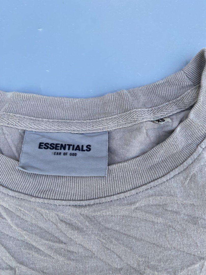 Essentials FOG Shirt (Category: Activewear) located in Lipa City. Submitted by local-drip-source (Listing ID 1469166485, Image 2). Description: Best fit small to medium Boxy fit.