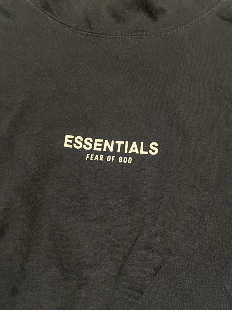 Essentials Mock Neck Sweatshirt (Category: Coats, Jackets and Outerwear) located in Baguio. Submitted by yunothewizardking (Listing ID 1469262738, Image 2). Description: L26 W23.