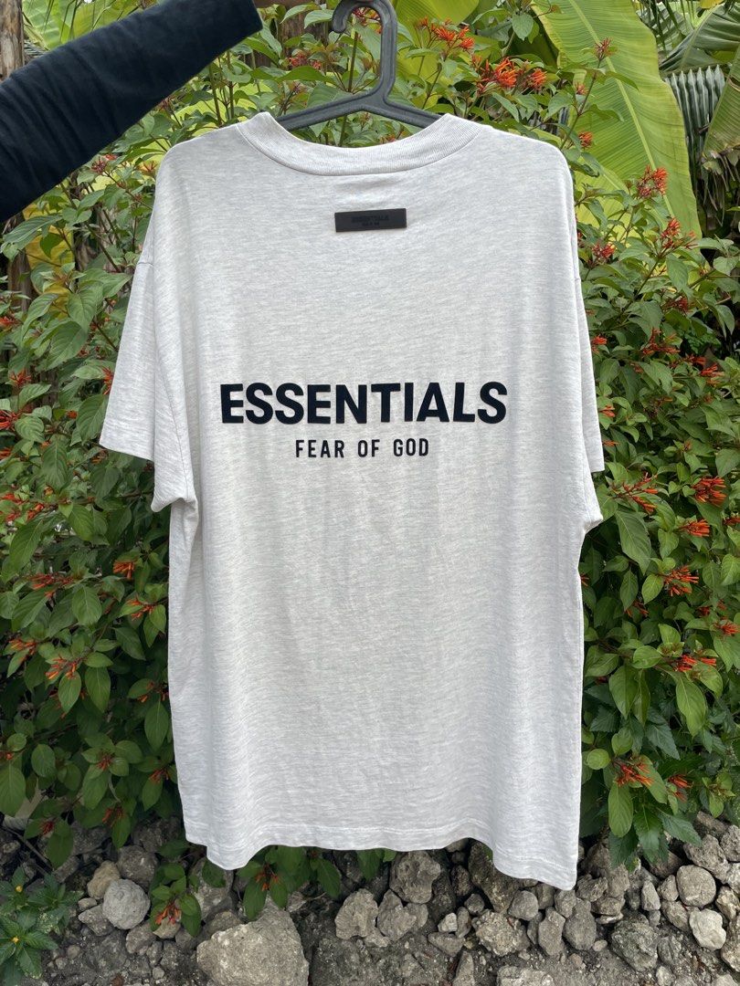 Essentials Shirt (Category: Tshirts & Polo Shirts ) located in Cebu City. Submitted by flyasm3 (Listing ID 1469263994, Image 1). Description: don’t be shy send offers 🙂‍↕️, message for details 🫡.