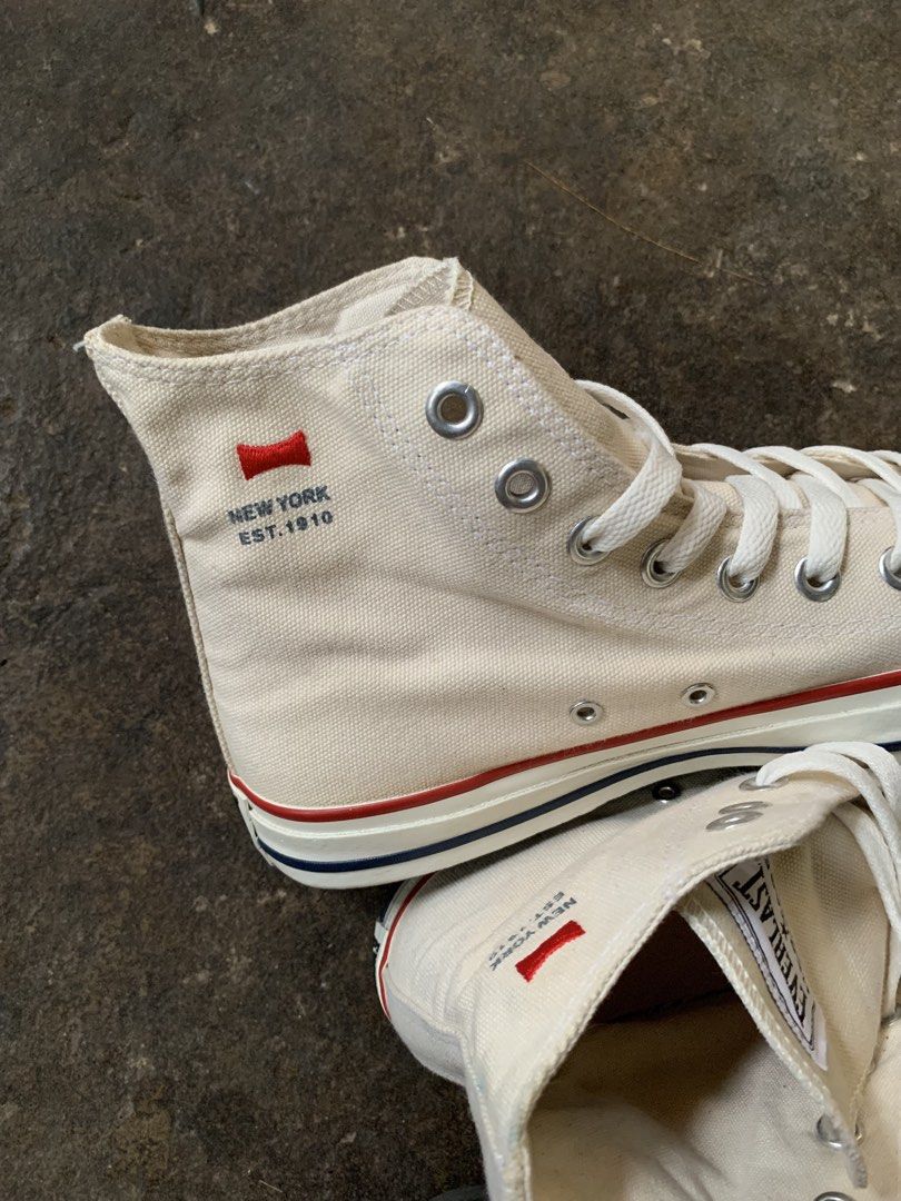 everlast high cut shoes (Category: Sneakers) located in Manila. Submitted by _blessmeo (Listing ID 1469254470, Image 3). Description: 39.5 on fit / 24cm alm new condition with embroid logo has a minor stain no major flaws! .