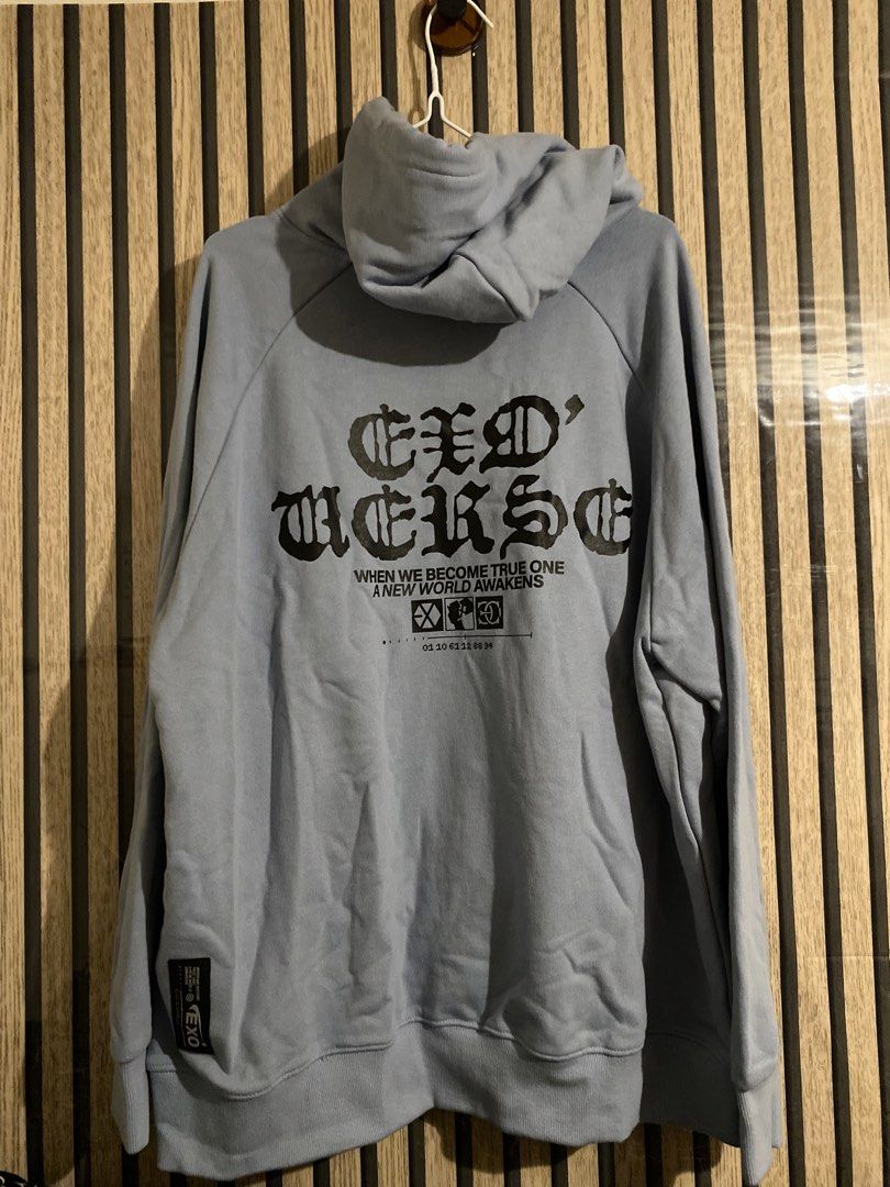 Exo Hoodie jacket (Category: K-Wave Merchandise) located in Manila. Submitted by ejothegod (Listing ID 1469248370, Image 1). Description: For saleee rush‼️ EXO’verse 2025 EXO Fanmeeting Hoodie + Photocard Set (4pieces) -4.5k only brandneww -authentic -best fit large Oversized 📍Calamba laguna 📦Meetup, lalamove or jnt/lbc.