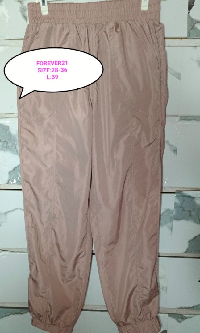 F21 CARGO PANTS WOMEN 28-36 (Category: Other Bottoms) located in Quezon City. Submitted by ahyaladyblue (Listing ID 1469252577, Image 2). Description: .