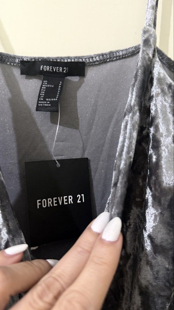 F21 velvet gray dress (Category: Dresses) located in Lucban. Submitted by amandabdel87777 (Listing ID 1469242495, Image 3). Description: .
