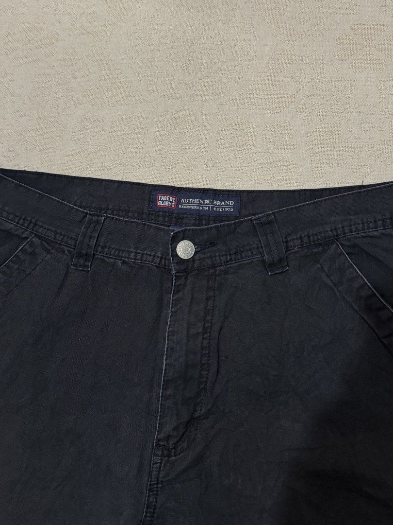 Faded Glory Black Carpenter Shorts (Category: Shorts) located in Angeles City. Submitted by luigisells (Listing ID 1469251375, Image 3). Description: Size 32 Very Good Condition Issue/s: none MOP: Gcash or Bank Transfer Courier: J&t Express.