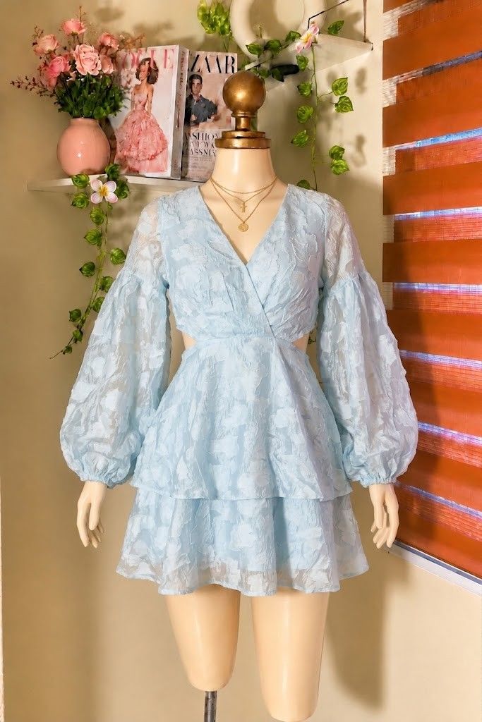 Fairy Dress light blue (Category: Dresses) located in Manila. Submitted by vastfox_674246 (Listing ID 1469243289, Image 1). Description: Elegant Fairy Dress.