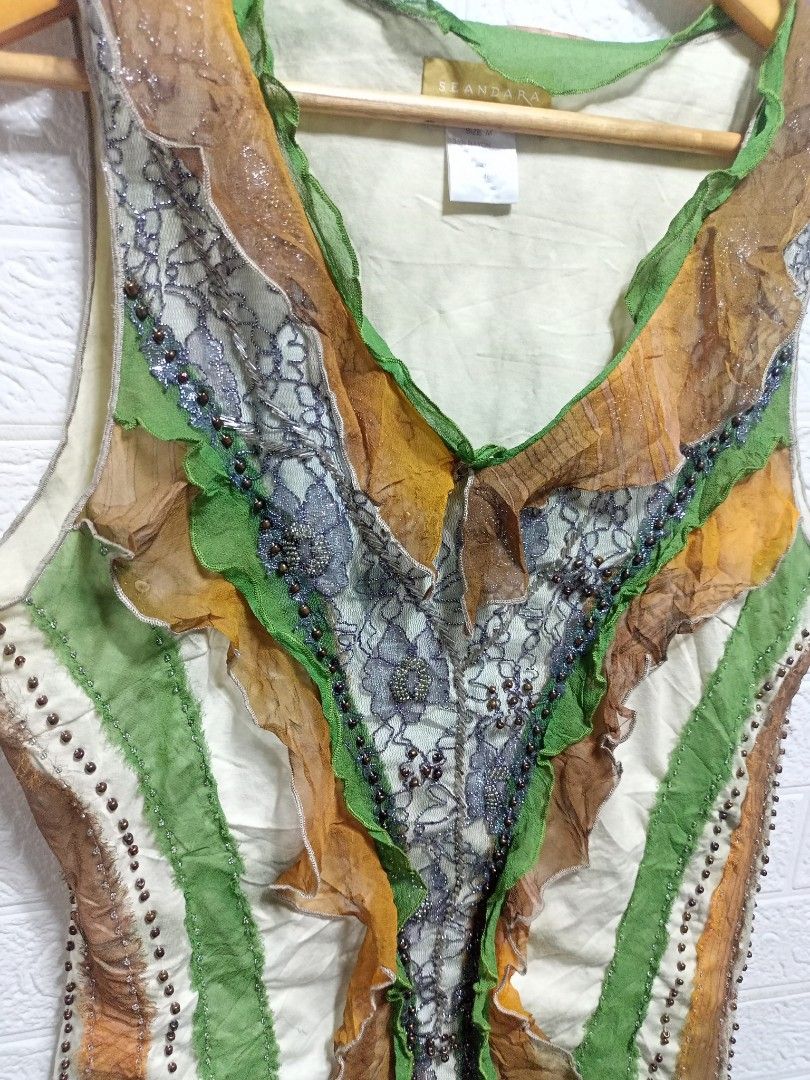 Fairy Tops (Category: Others Tops) located in Danao, Cebu. Submitted by 6000thrifts.ph (Listing ID 1469319337, Image 2). Description: Fairy Topd Seandara Size Meduim Excellent condition no issue.