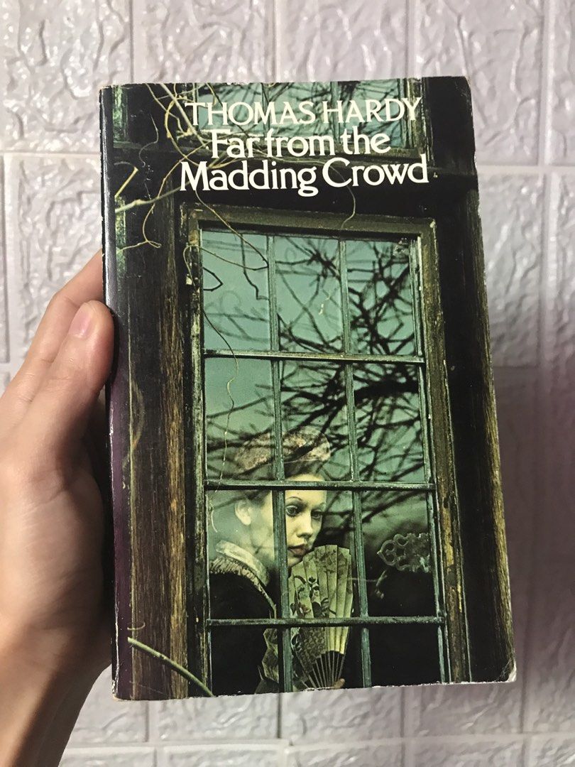 Far from the Madding Crowd Thomas Hardy Paperback (Category: Storybooks) located in Pilar. Submitted by dhelsomera20308 (Listing ID 1469210927, Image 1). Description: - Title: Far from the Madding Crowd by Thomas Hardy - Publisher: Macmillan (The New Wessex Edition) - Details: Introduction by John Bayley, cover photo by Barry Goldman - Condition: Paperback with edge wear and naturally yellowed pages - Format: Fiction / Classic Literature The nove