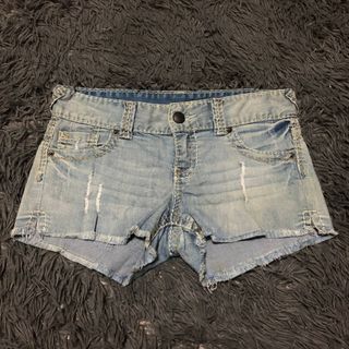 (Category: ) located in . Submitted by thriftscape2024 (Listing ID 1469330036, Image 1). Description: .