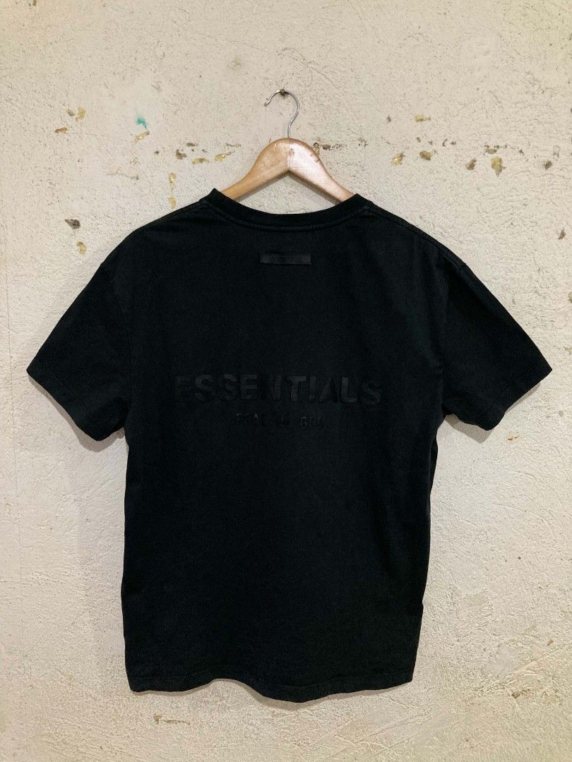 Fear of God Essentials Black Tee (Category: Tshirts & Polo Shirts ) located in San Jose del Monte. Submitted by zen31 (Listing ID 1469360304, Image 1). Description: ESSENTIALS FOG TEE SMALL ON TAG 22X27 DIMENSION VERY GOOD CONDITION 9.5/10 COLOR RATE NO ISSUE.