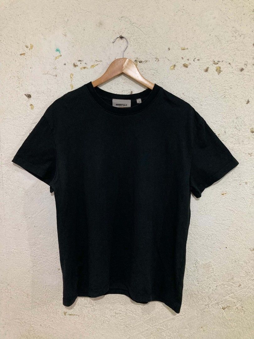 Fear of God Essentials Black Tee (Category: Tshirts & Polo Shirts ) located in San Jose del Monte. Submitted by zen31 (Listing ID 1469360304, Image 2). Description: ESSENTIALS FOG TEE SMALL ON TAG 22X27 DIMENSION VERY GOOD CONDITION 9.5/10 COLOR RATE NO ISSUE.