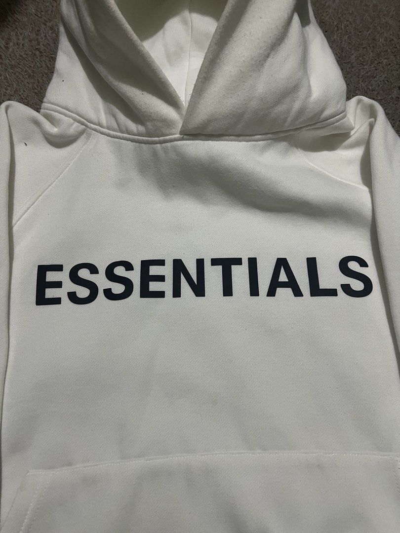 Fear of God Essentials pullover hoodie (Category: Hoodies) located in Mexico. Submitted by iseemiyakee. (Listing ID 1469326295, Image 2). Description: Size Small 22.5 width x 26 length no issue excellent condition .