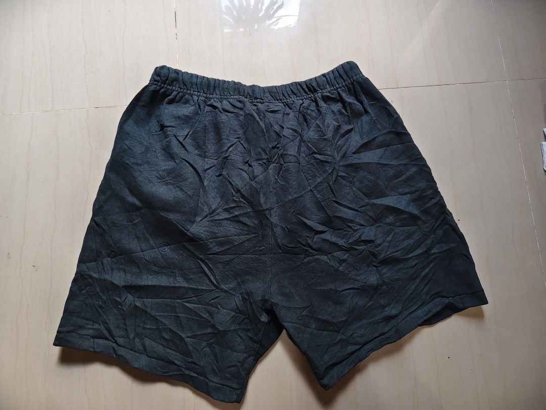 Fear of God Essentials Short (Category: Shorts) located in Iloilo. Submitted by branded-boy0422_16 (Listing ID 1469200561, Image 2). Description: w: 34-38 L: 18 Excellent condition Color Rate : 9.5/10 or better.