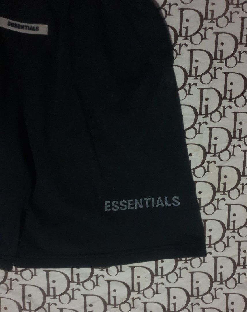 Fear of God Essentials sweat short (Category: Shorts) located in San Fernando. Submitted by retro.district. (Listing ID 1469367862, Image 2). Description: - Fear of God Essentials sweatshort - Size: Large - Condition: Good - Issue: Minimal hairlines - Color Rate: 9.5/10.