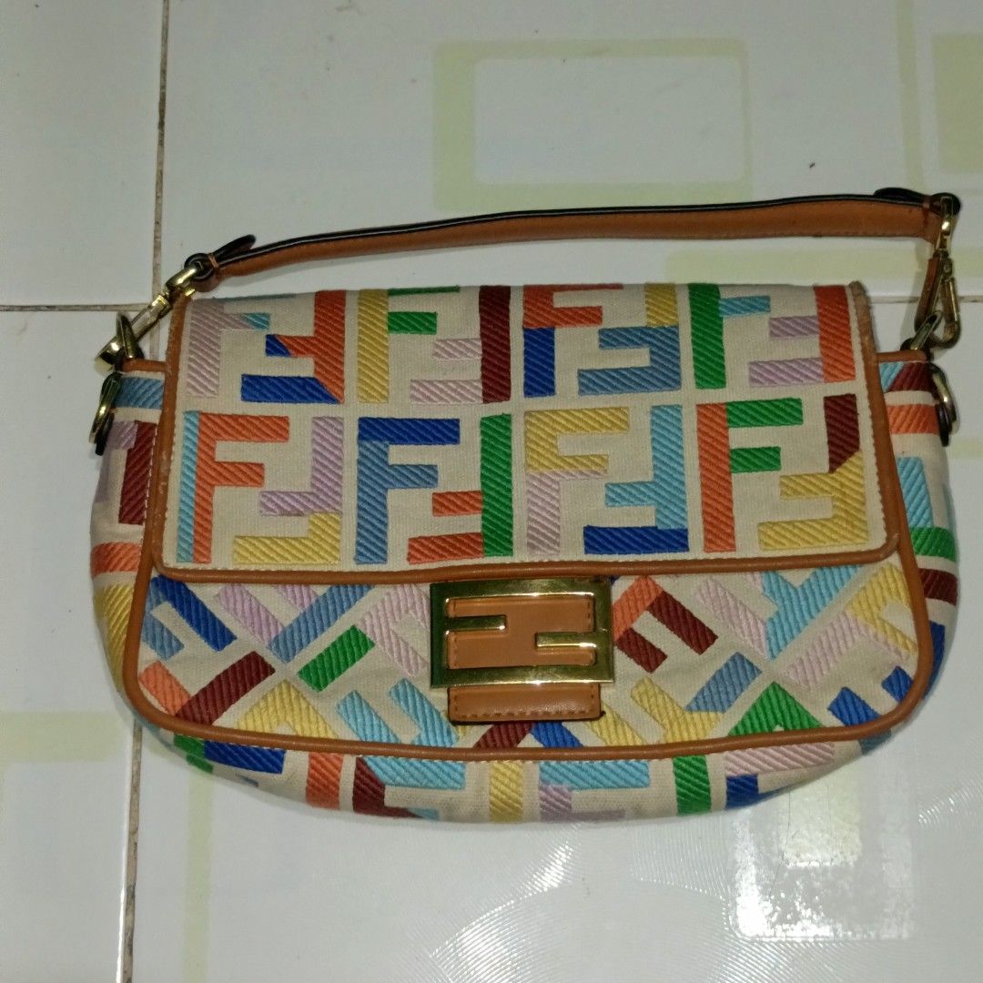 Fendi baguette (Category: Luxury Bags & Wallets) located in Mandaue City. Submitted by oceacasini96558 (Listing ID 1469225244, Image 2). Description: FENDI Baguette off 1200 plus sf details posted dm.