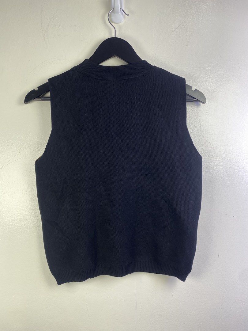 Fendi Top (Category: Sleeveless) located in Manila. Submitted by declutterpromax (Listing ID 1469201982, Image 3). Description: .