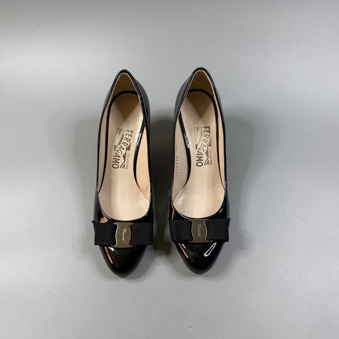 Ferragamo - Vara Bow Heel Kitted Pumps (Category: Heels) located in Paranaque City. Submitted by millennial_goodz (Listing ID 1469288921, Image 2). Description: WTS Ferragamo - Vara Bow Heel Kitted Pumps Size 7 Womens Excellent condition Authentic, pair only DM.