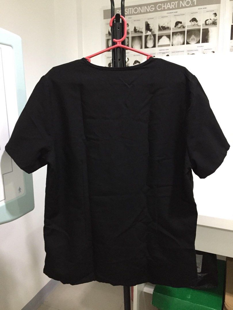 Figs Catarina top (Category: Others Tops) located in Tarlac. Submitted by mys0726 (Listing ID 1469393159, Image 2). Description: Us bale Large Bl 42 inches S 16 inches l 27 inches .