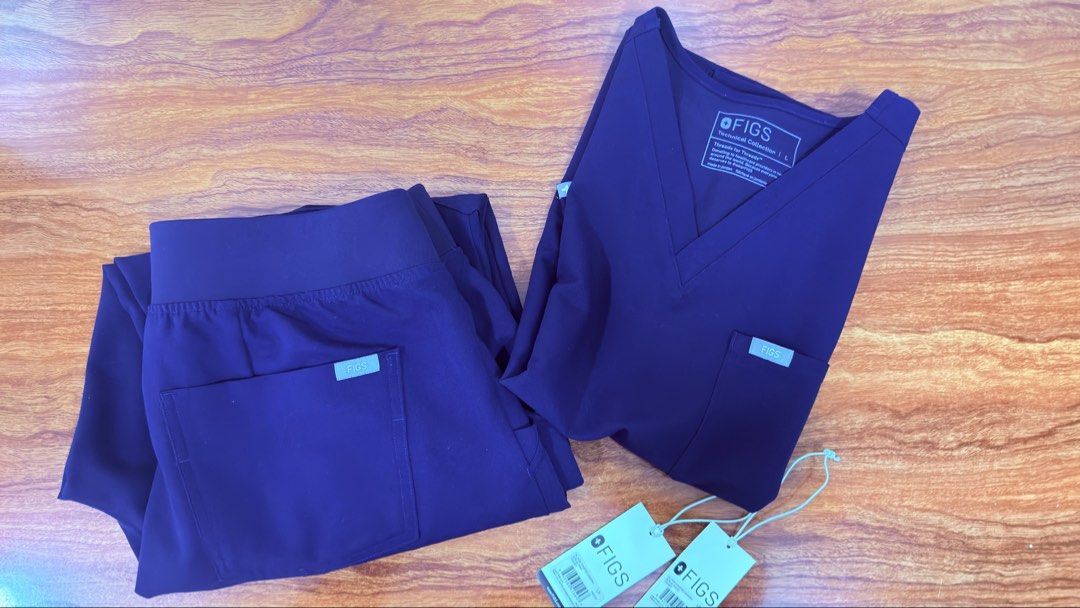 Figs Scrub Suit - Navy Blue (Category: Medical Supplies & Tools) located in Manila. Submitted by emxsi_ (Listing ID 1469240697, Image 1). Description: Catarina Top - Large Petite Zamora Jogger Pants - Large Petite Lightly Used - Good Condition.
