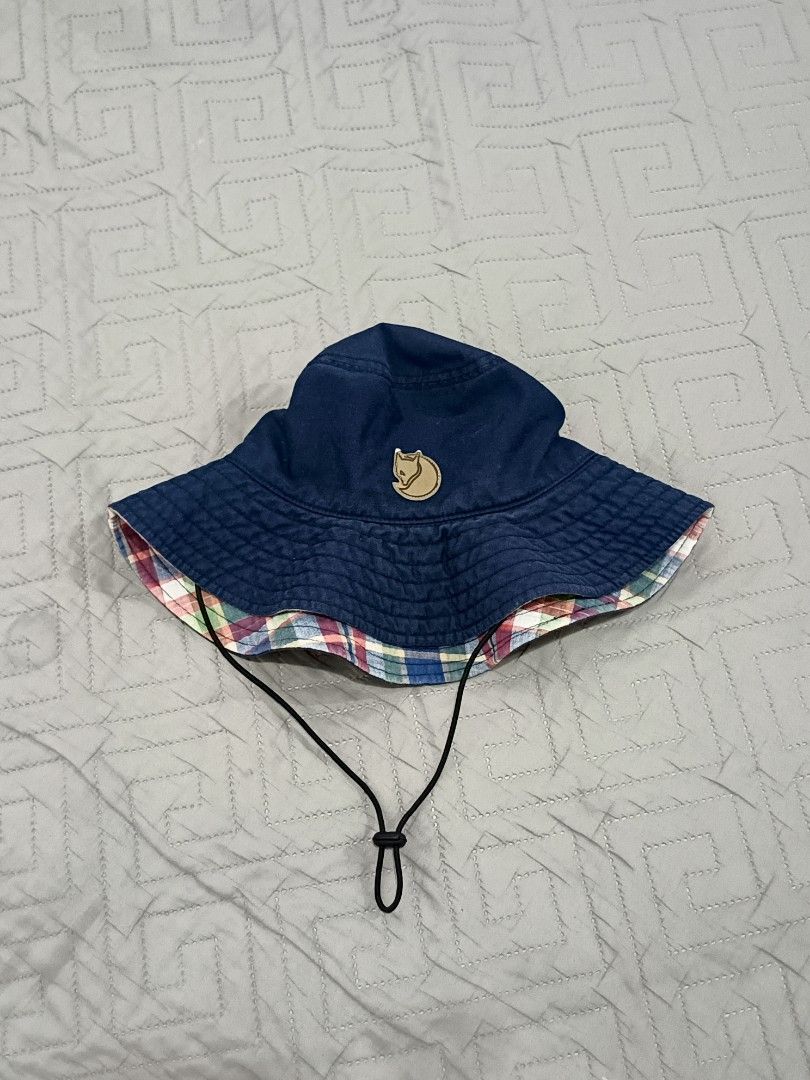 Fjallraven Japan Bucket Hat (Category: Caps & Hats) located in Santa Cruz. Submitted by friendlyfire1 (Listing ID 1469268286, Image 1). Description: Made in Japan +SF.