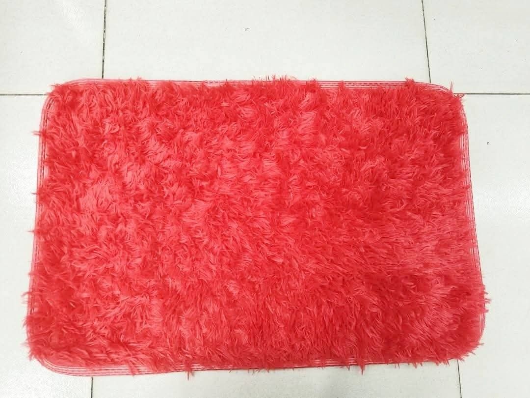 Fluffy doormat (Category: Carpets, Mats & Flooring) located in Manila. Submitted by lyfrancois14 (Listing ID 1469191069, Image 2). Description: .