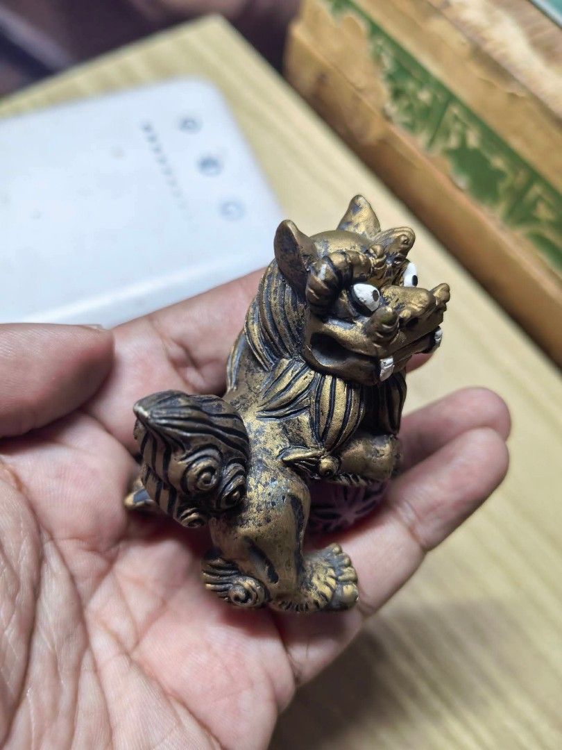 Foo Dog with Temari Ball (Category: Other Home Decor) located in Cebu City. Submitted by dudes_villanueva (Listing ID 1469277605, Image 2). Description: Foo Dog with Temari Ball Material : Polyresin 📌 In excellent condition with tiny paint scratch. Not an issue. Height: 2.25 in.