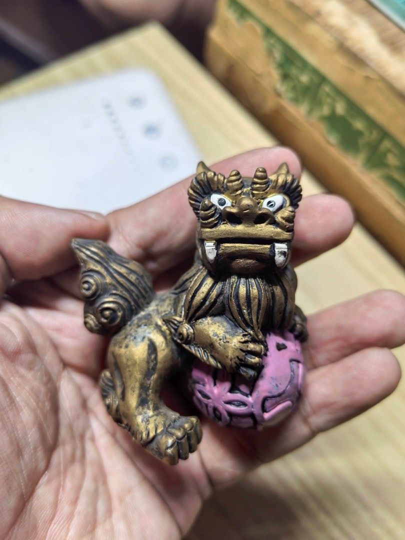 Foo Dog with Temari Ball (Category: Other Home Decor) located in Cebu City. Submitted by dudes_villanueva (Listing ID 1469277605, Image 1). Description: Foo Dog with Temari Ball Material : Polyresin 📌 In excellent condition with tiny paint scratch. Not an issue. Height: 2.25 in.