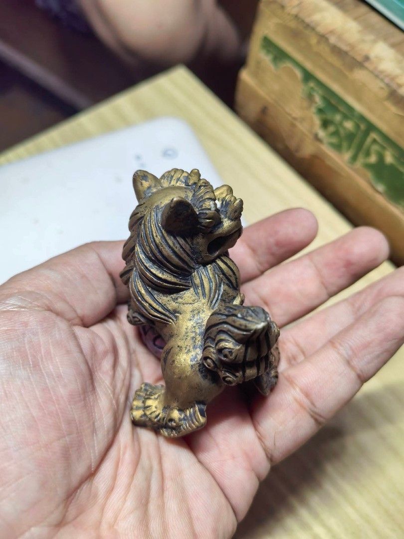 Foo Dog with Temari Ball (Category: Other Home Decor) located in Cebu City. Submitted by dudes_villanueva (Listing ID 1469277605, Image 3). Description: Foo Dog with Temari Ball Material : Polyresin 📌 In excellent condition with tiny paint scratch. Not an issue. Height: 2.25 in.