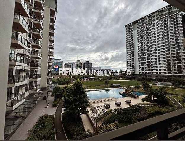 FOR LEASE - Alveo Cerca Alabang (Category: Apartments & Condos) located in Makati City. Submitted by REMAXUNLIMITEDPH (Listing ID 1469171733, Image 2). Description: FOR LEASE - Alveo Cerca Alabang Viento Alabang 💰P65,000/month 📐50 sqm | 1 Bedroom | 1 Bathroom 🚗With Parking ✅Fully furnished - modern interiors ✅Clean, well-maintained, move-in ready ✅Quiet, premium development INCLUSIONS: * Air conditioning * Refrigerator * Washing machine/Dryer 