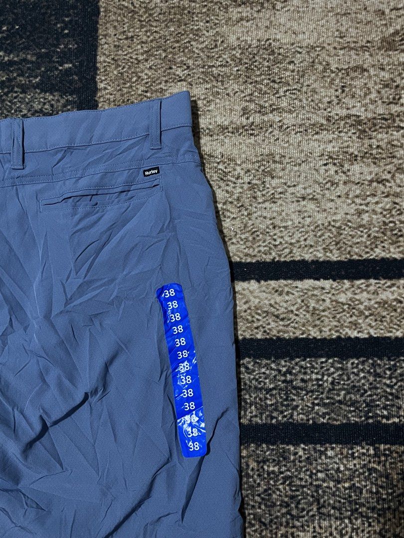 FOR SALE (Category: Shorts) located in Bulacan. Submitted by sef19 (Listing ID 1469184603, Image 3). Description: HURLEY - size : 38w condition : excellent price : ₱709 - mop : gcash / jnt pm 📩📩📩 📍BULACAN.